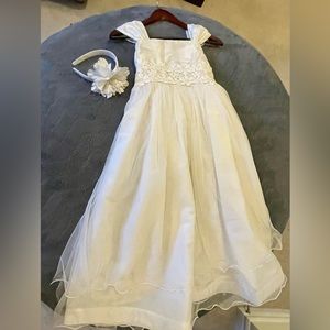 Gorgeous Flower Girl Dress / First Communion Dress. Size 10 yrs. New w/ Tags